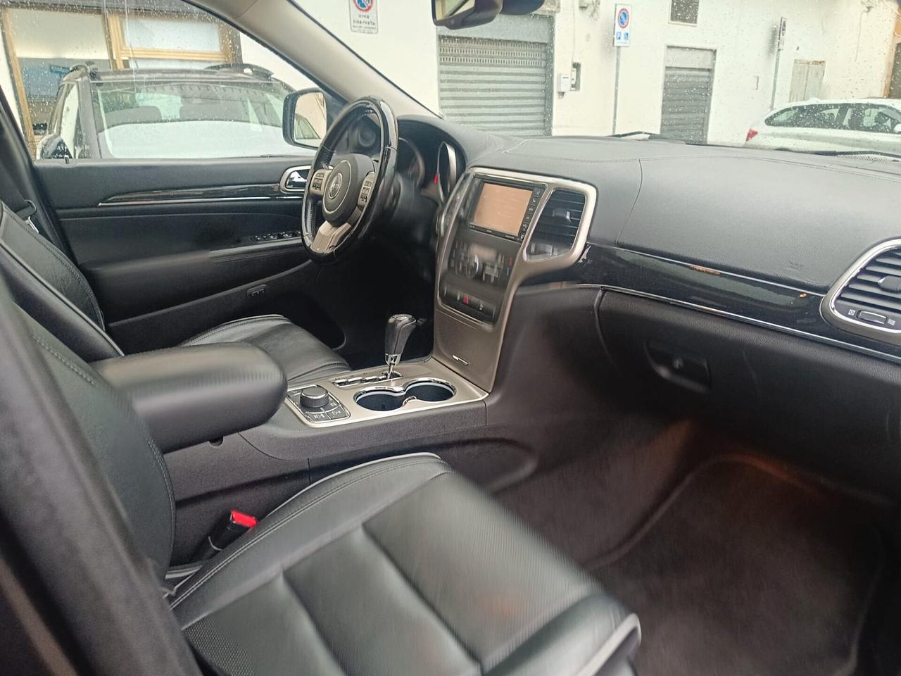Jeep Grand Cherokee 3.0 CRD 241 CV Overland (turbodiesel)