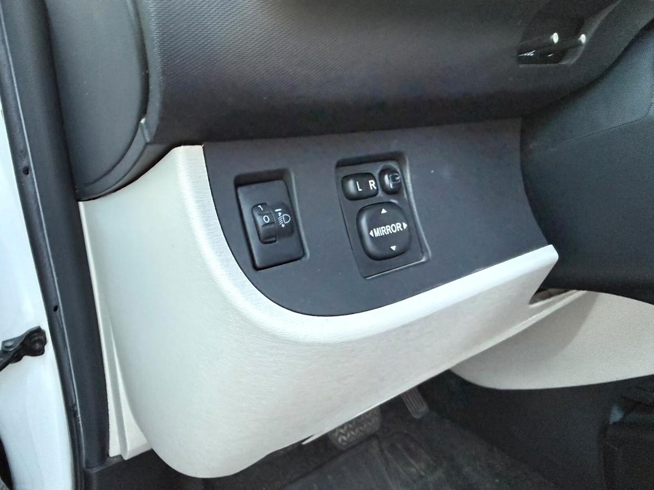 Toyota iQ High Collection Multidrive - 2011