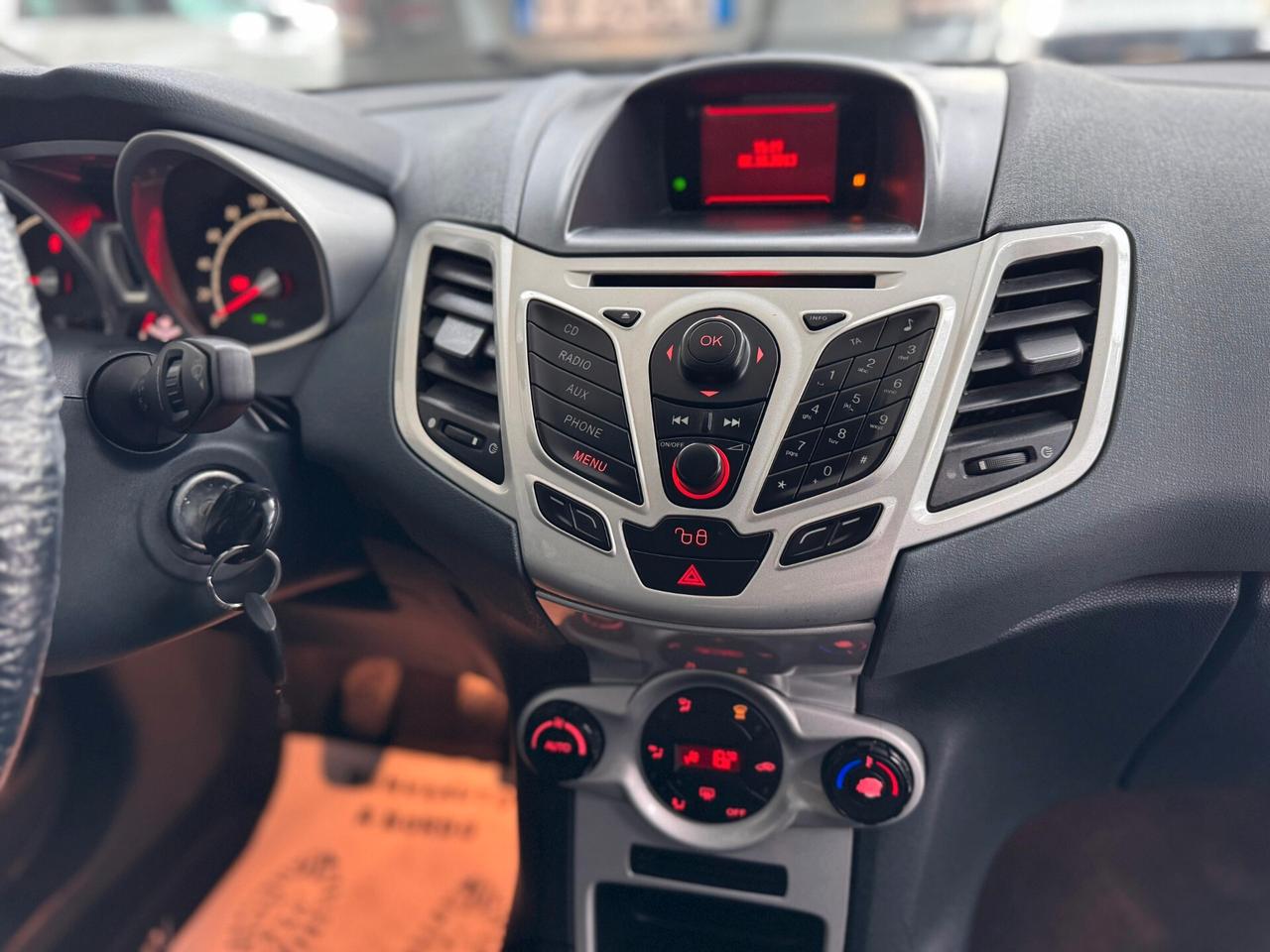 Ford Fiesta 1.4 TDCi 68CV 5 porte Titanium