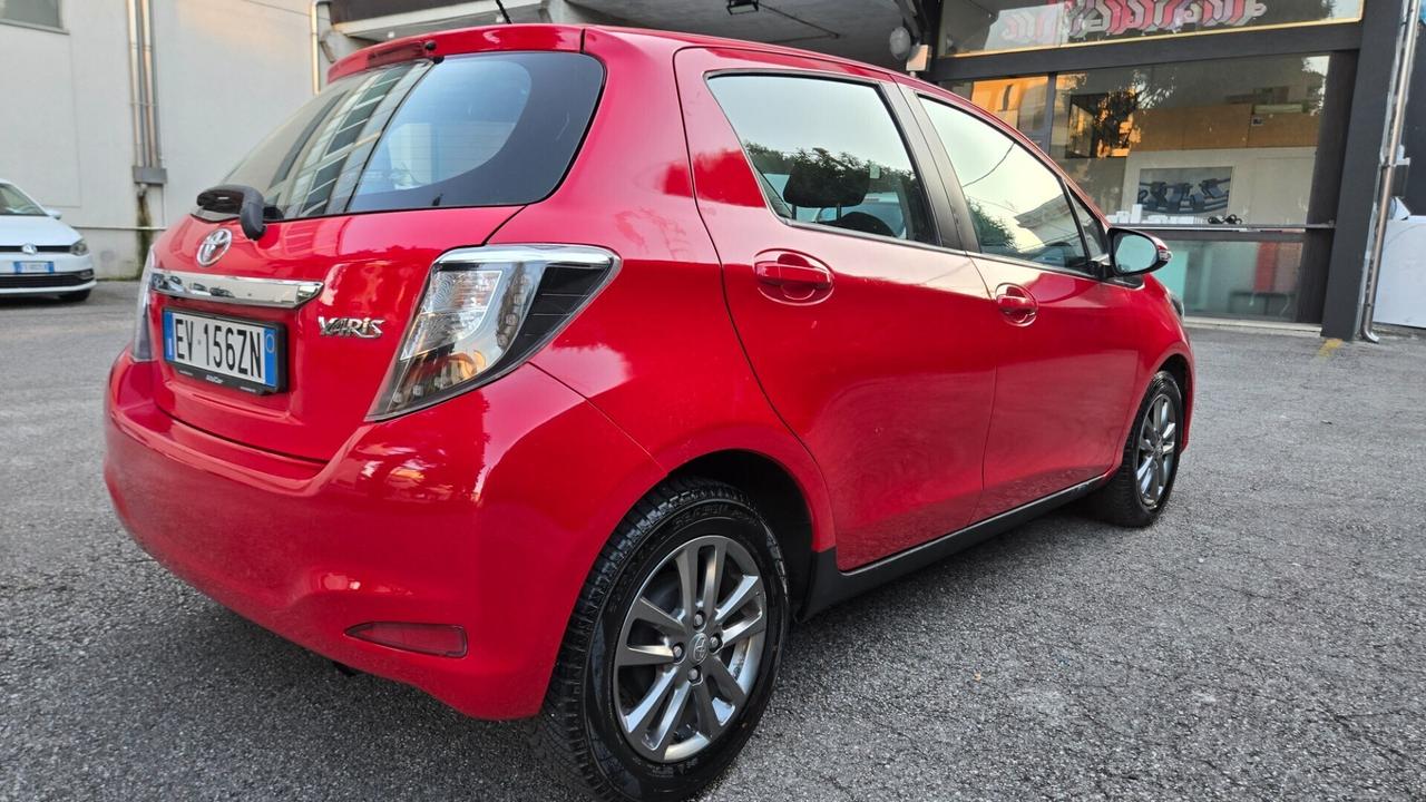 Toyota Yaris 1.0 5 porte Lounge