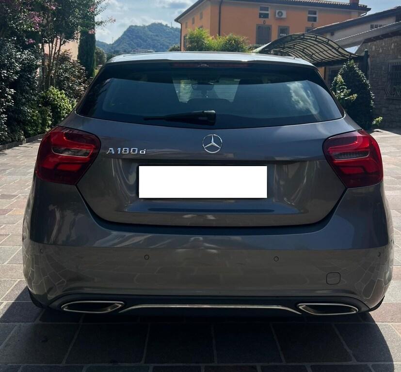 Mercedes Classe A 180 d Sport auto my16