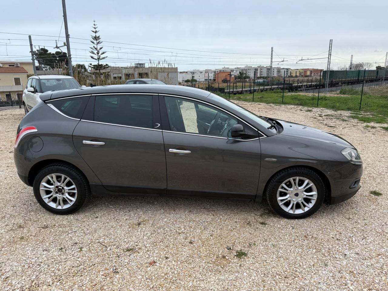 Lancia Delta 1.6 AUTOMATICA MOTORE NUOVO PERMUTE