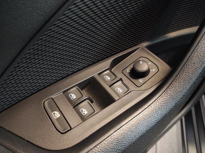 SKODA Octavia 4ª serie - Octavia 2.0 TDI EVO SCR DSG Wagon Executive