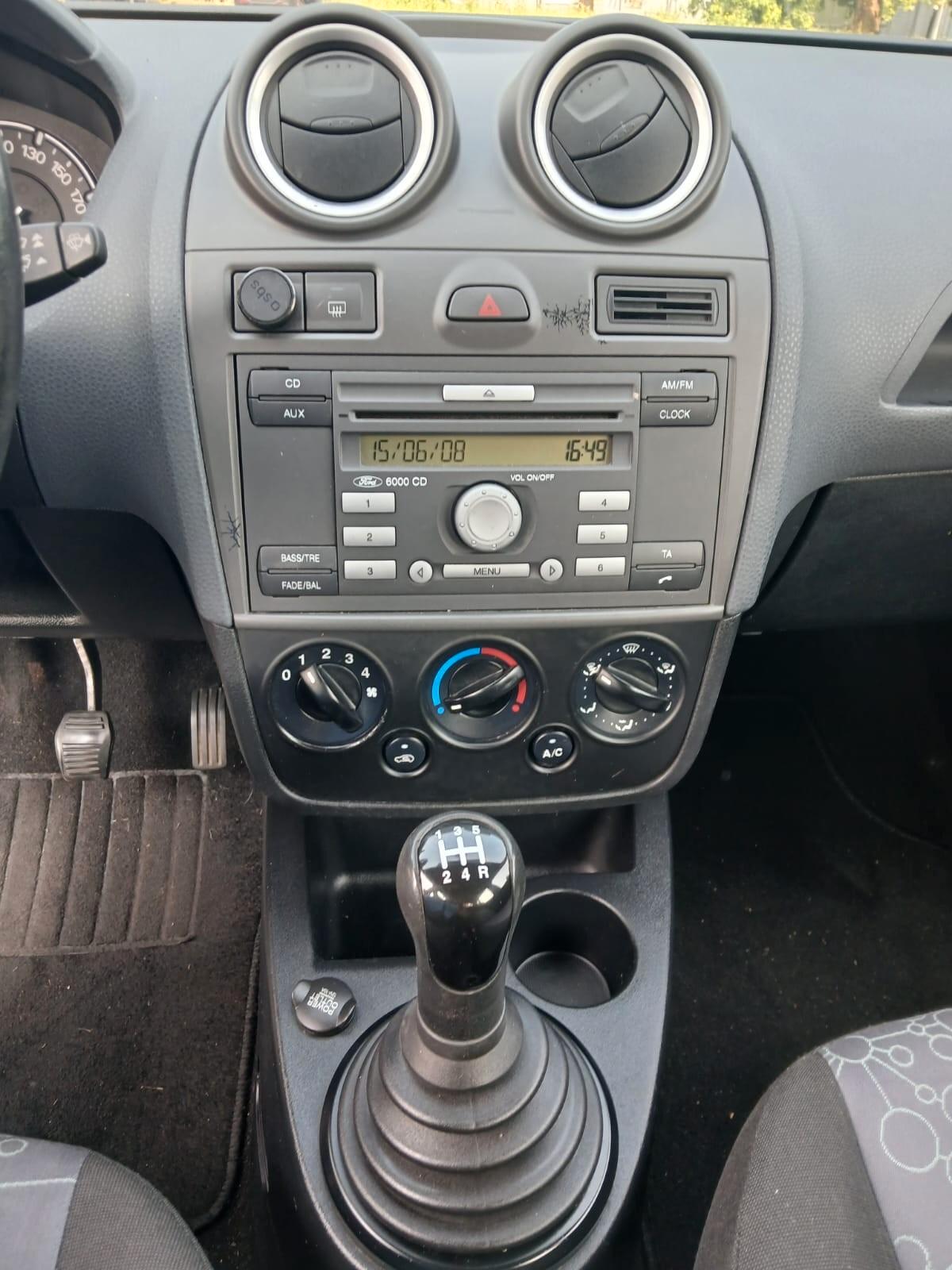 Ford Fiesta 1.2 16V 5p. Ghia