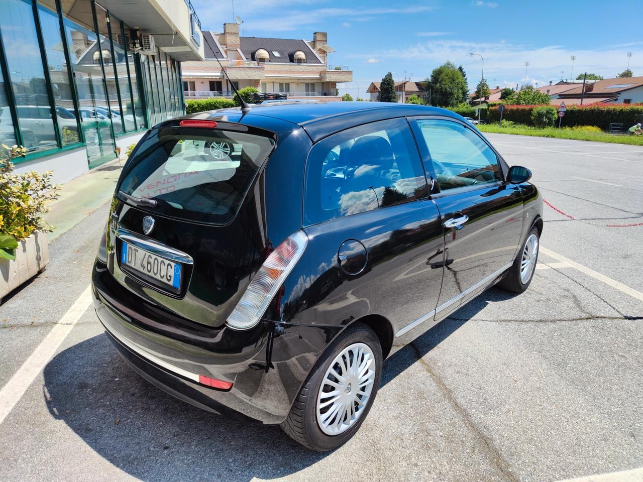 Lancia Ypsilon 1.2 60cv Neopatentati