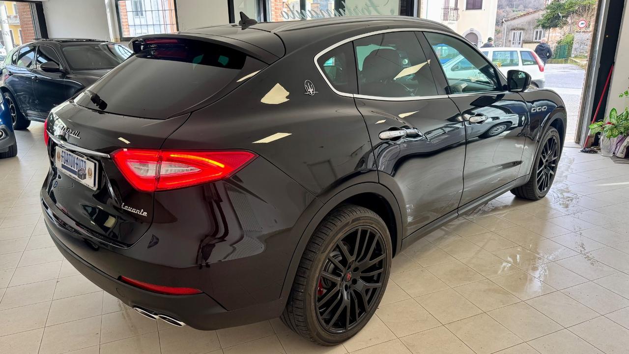 Maserati Levante V6 Diesel 275 CV AWD