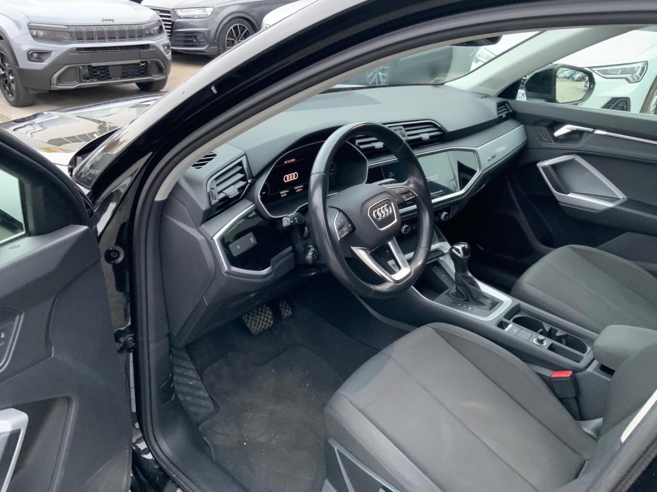 Audi Q3 35 TDI S tronic Business Advanced