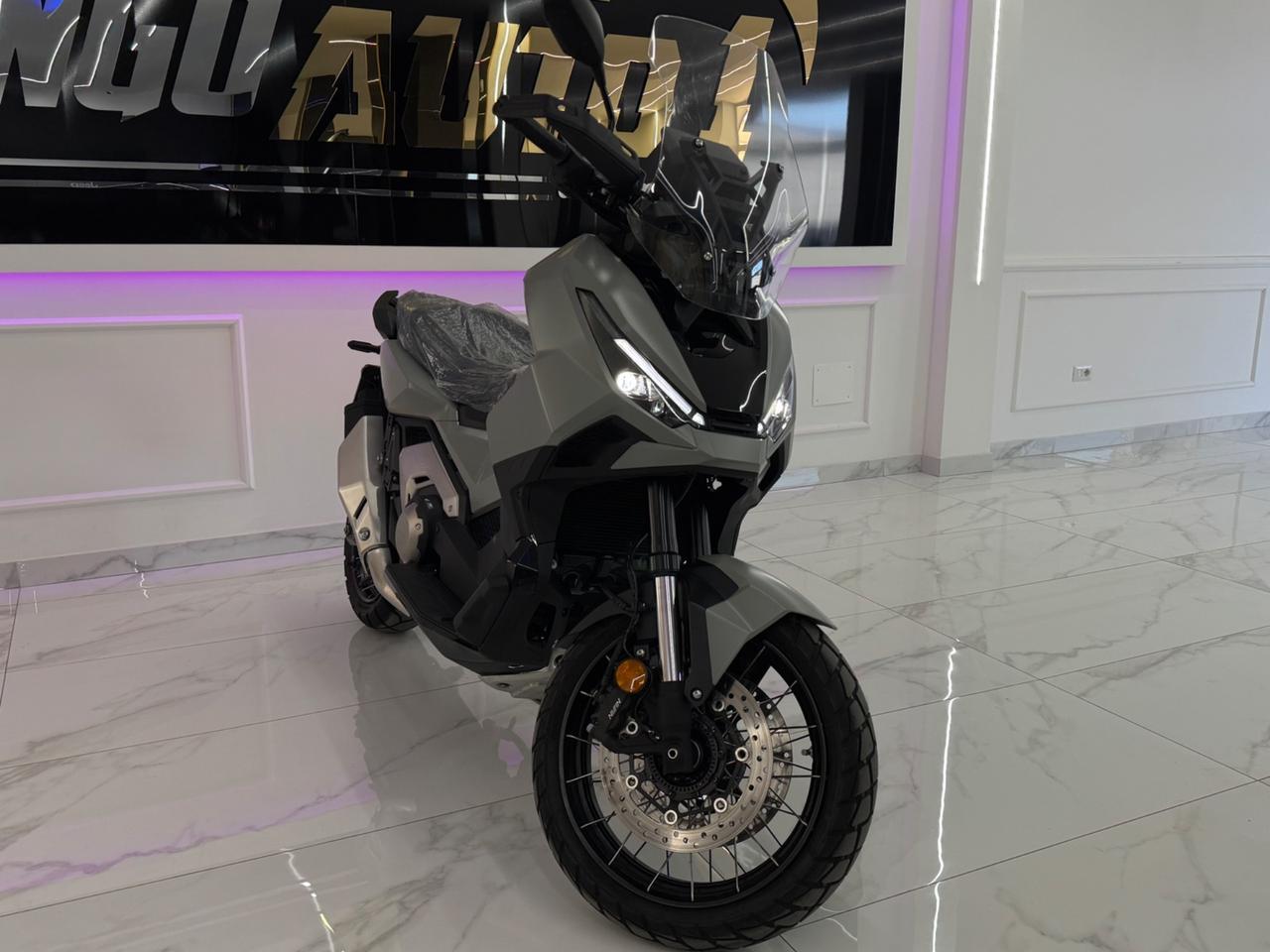 Honda X-ADV 750 Special Color