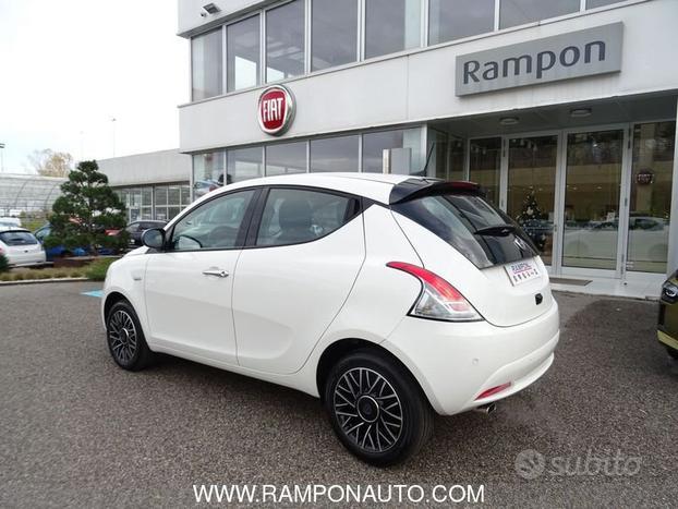 Lancia Ypsilon 1.0 FireFly 5 porte S&S Hybrid...