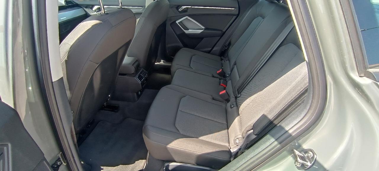 Audi Q3 35 TDI S tronic Business