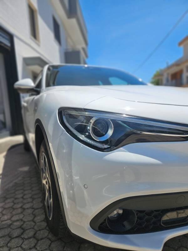 Alfa Romeo Stelvio 2.2 t Business Q4 190cv auto
