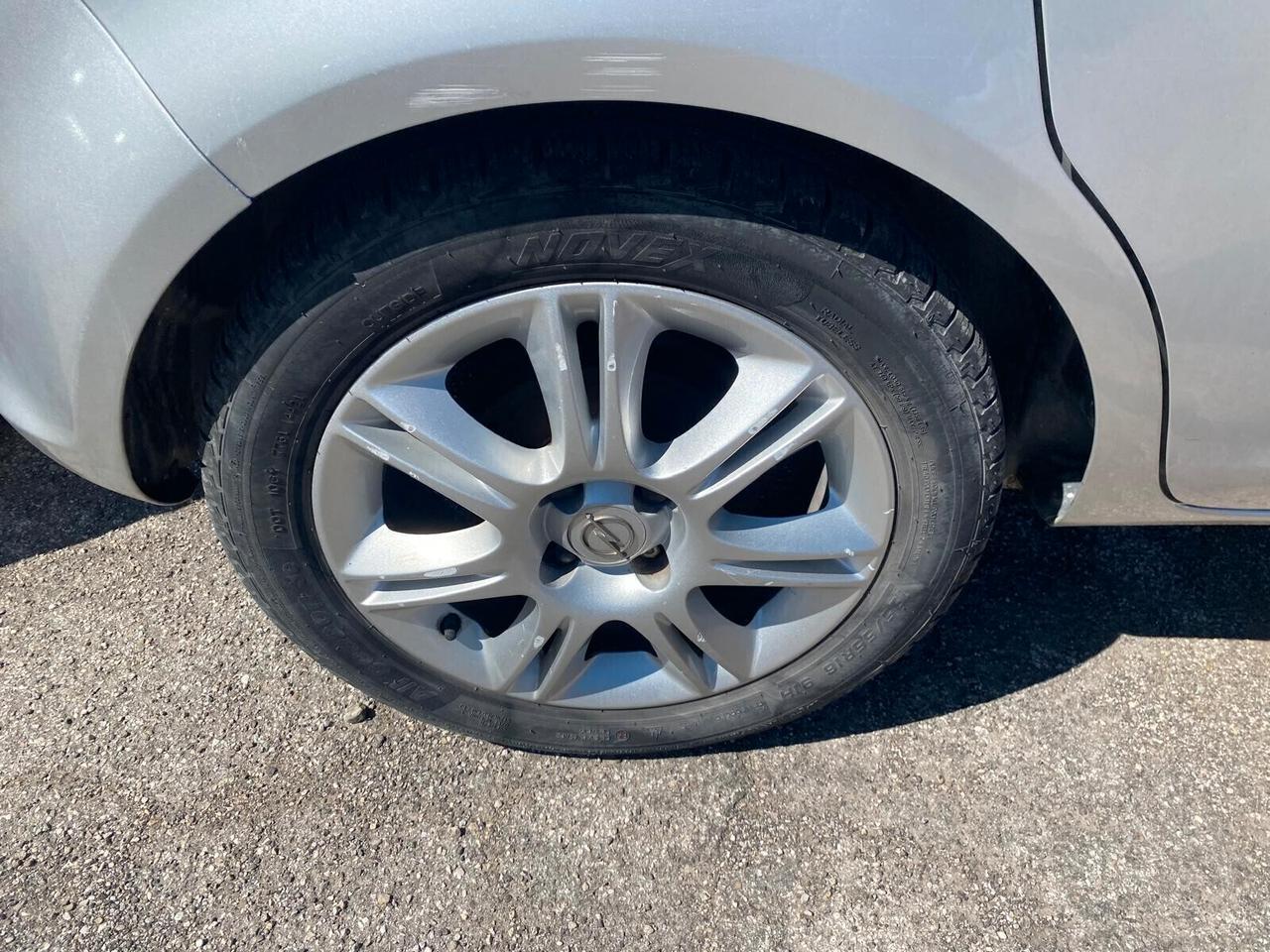 Opel Corsa 1.2 GPL OK NEOPATENTATI