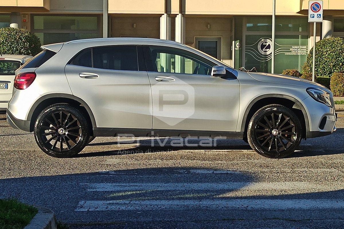 MERCEDES GLA 200 Sport