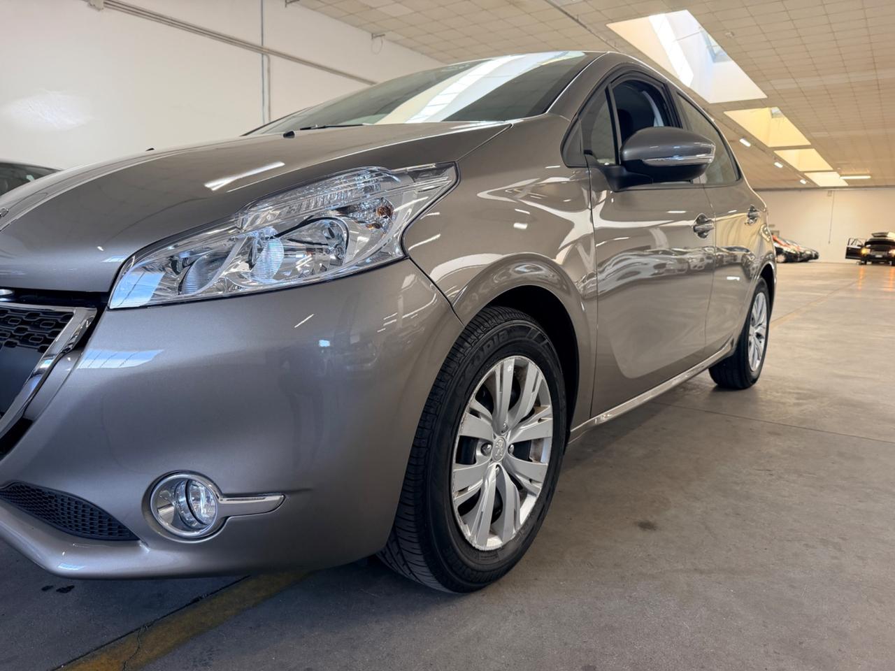 Peugeot 208 PureTech 82 5 porte Allure