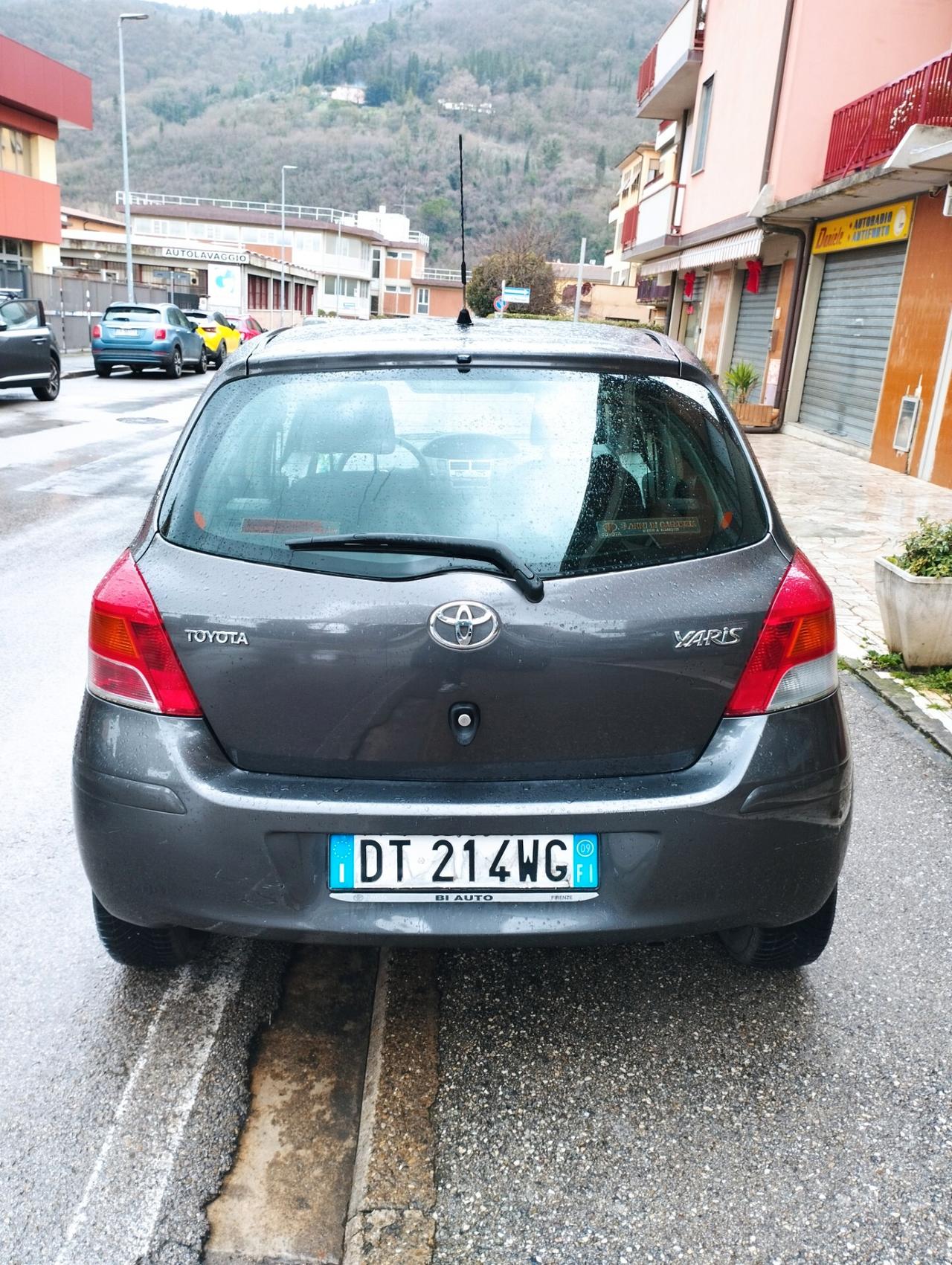 Toyota Yaris 1.0 5 porte Sol