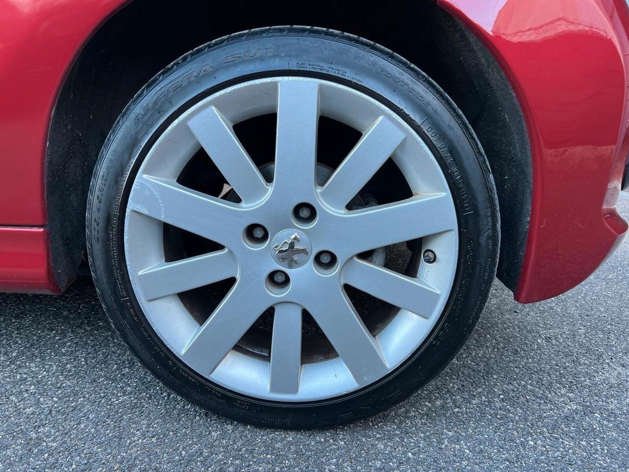 Peugeot 207 1.6 VTi 120CV CC Féline