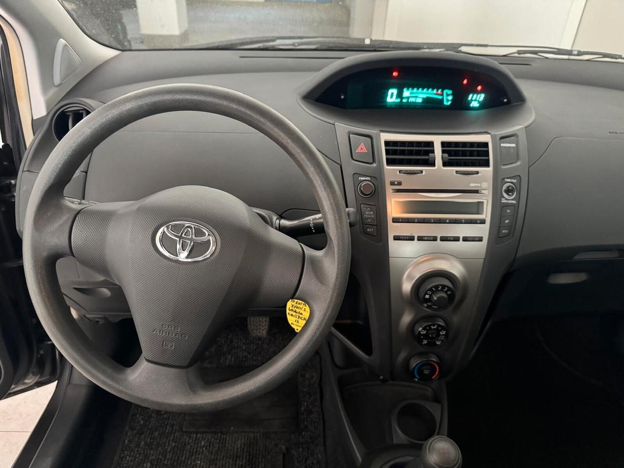 Toyota Yaris 1.0 5 porte Sol
