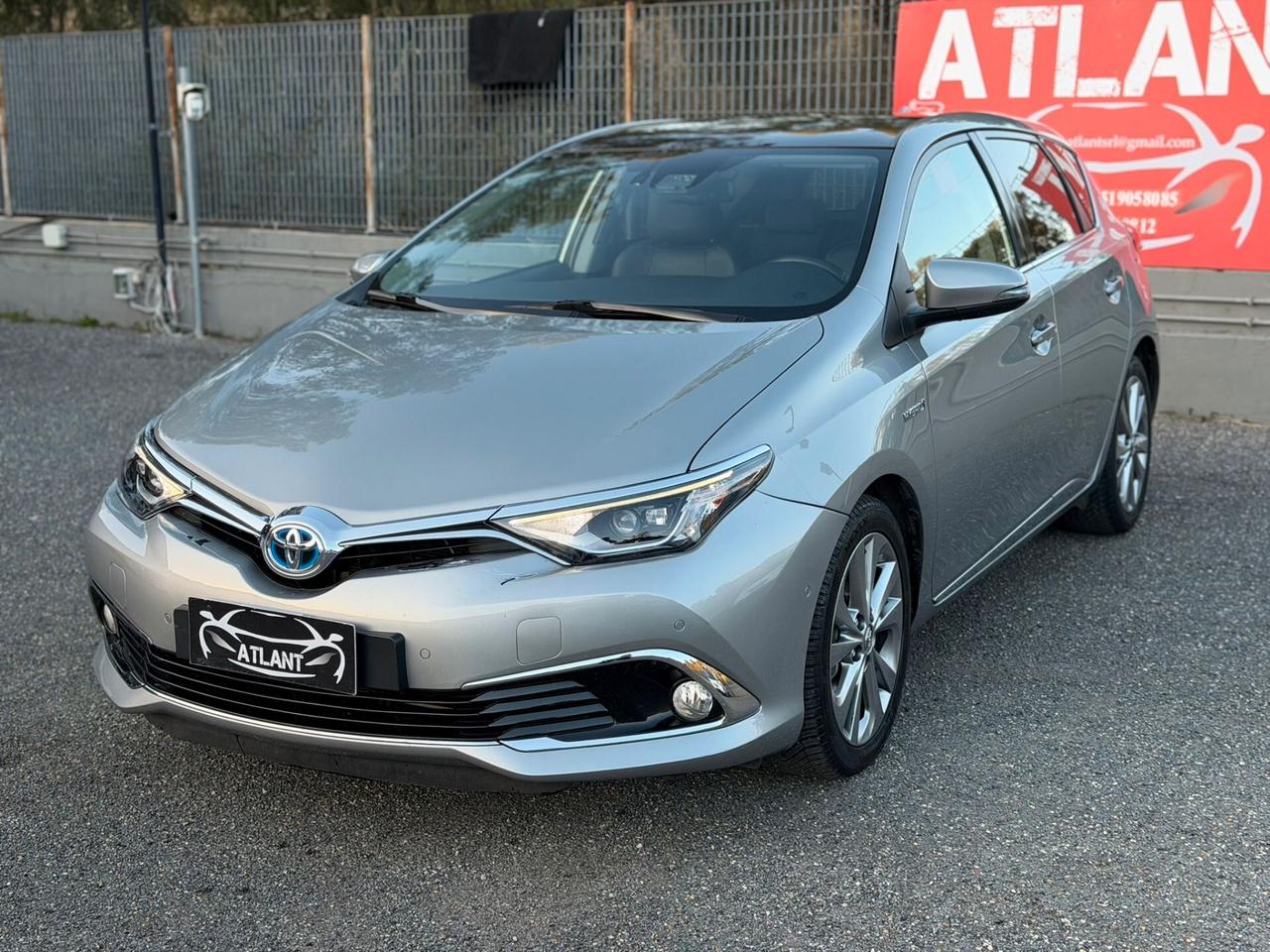 Toyota Auris 1.8 Hybrid Lounge