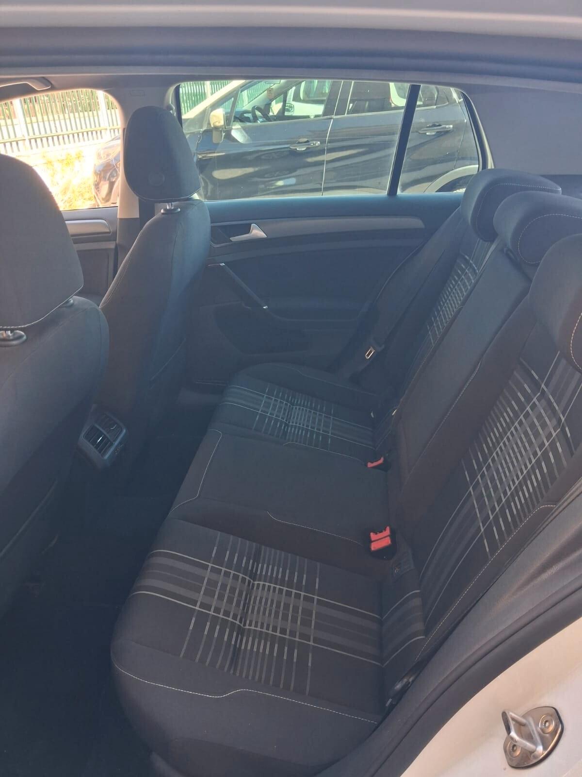 Volkswagen Golf 1.6 TDI 2015