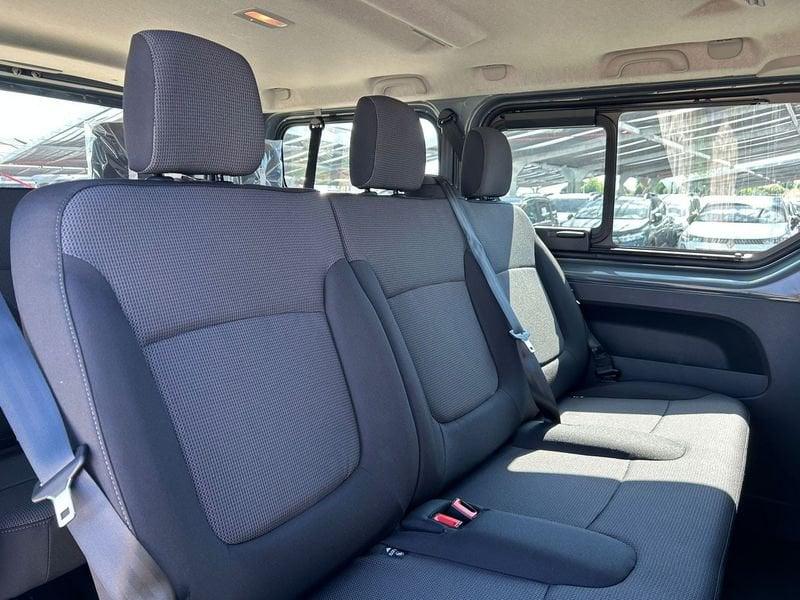 Renault Trafic passenger 2.0 Blue dci 150cv L1H1 Authentic