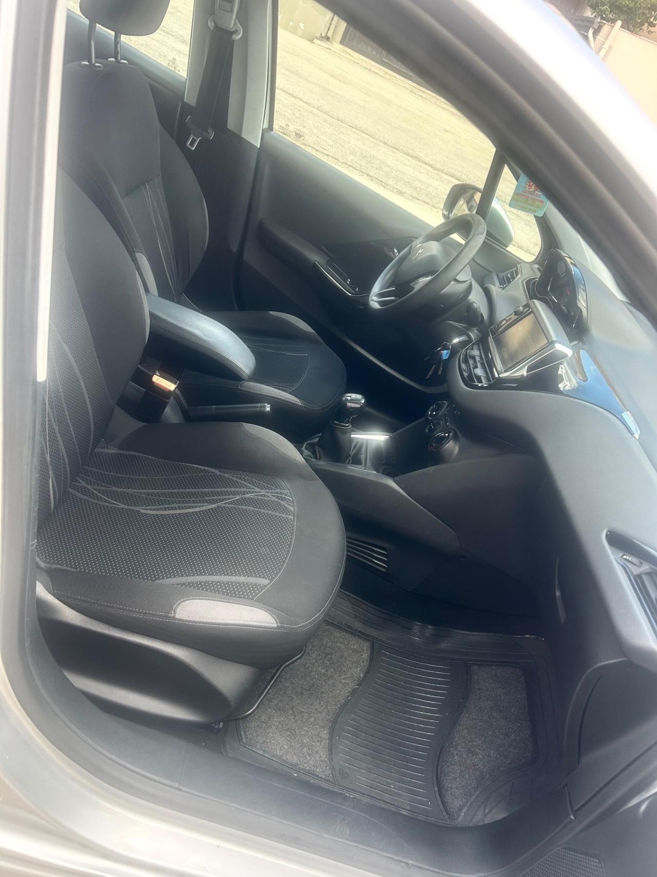 Peugeot 208 1.4 HDi 68 CV 5 porte Active