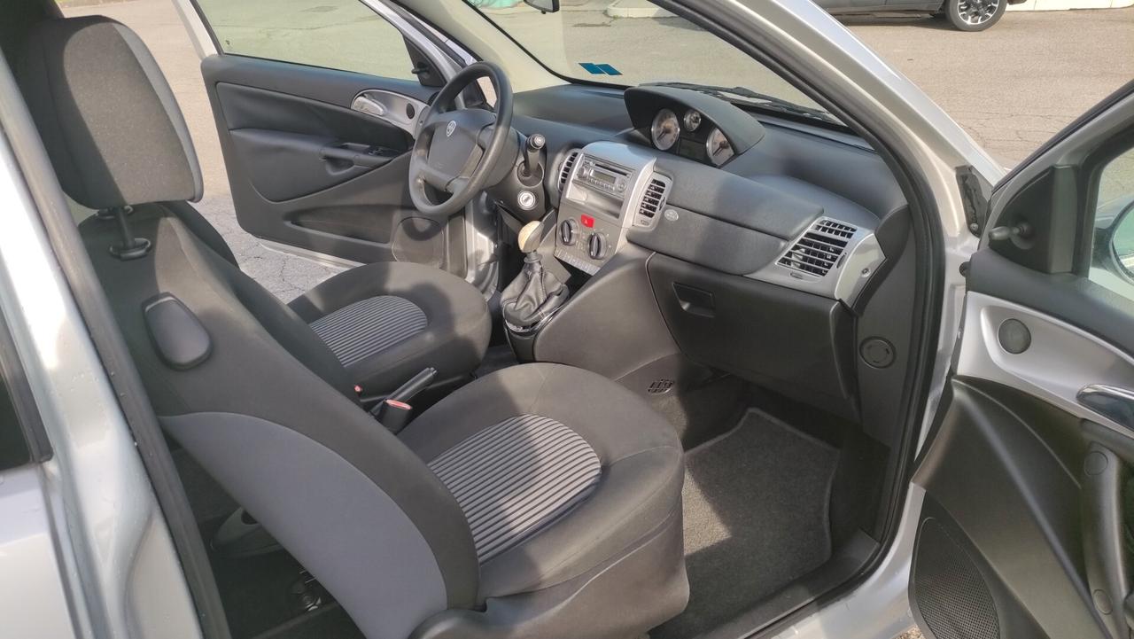 Lancia Ypsilon 1.2 soli 62000km NEOPATENTATI - 2009