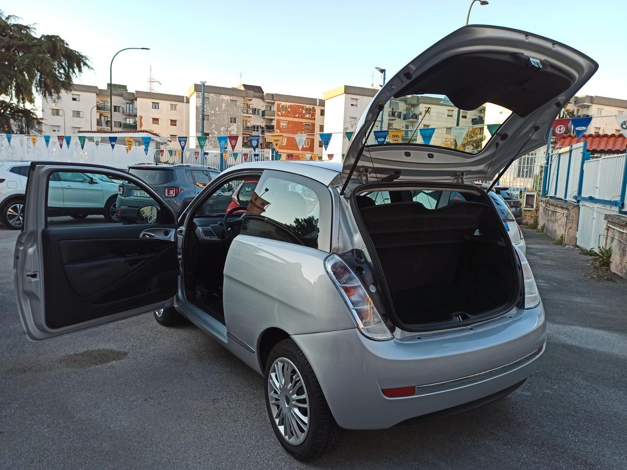 Lancia Ypsilon 1.2 69 CV Diva