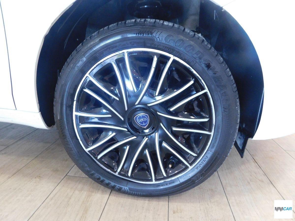 LANCIA - Ypsilon - 1.0 FireFly 5p.S&S Hybryd Gold