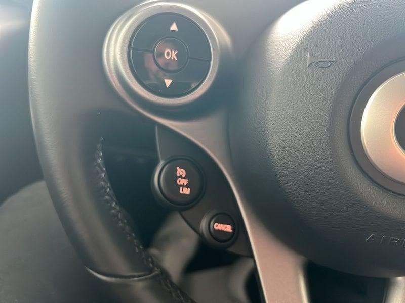 smart fortwo fortwo EQ Passion 22 KW