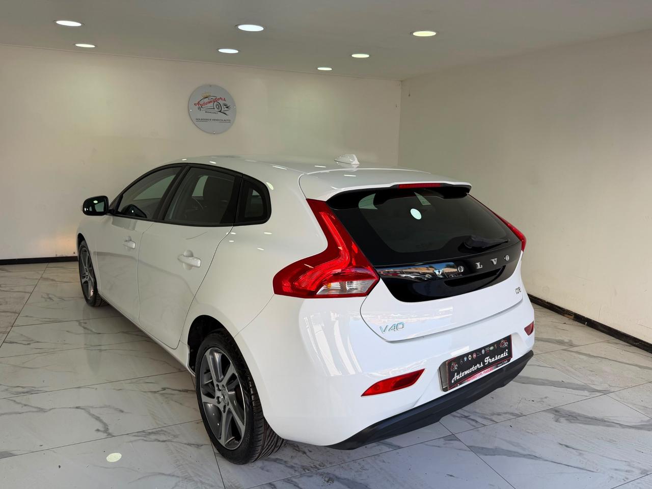 Volvo V40 D2 2.0 TDI 120 CV -UNIPRO-GARANTITA -2018