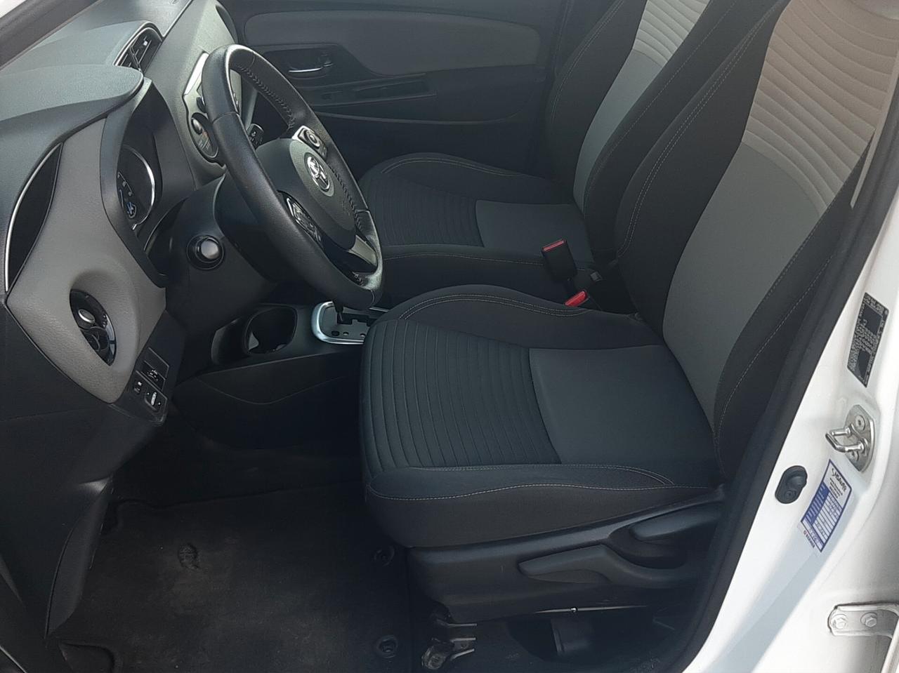 Toyota Yaris 1.5 Hybrid 5 porte Business