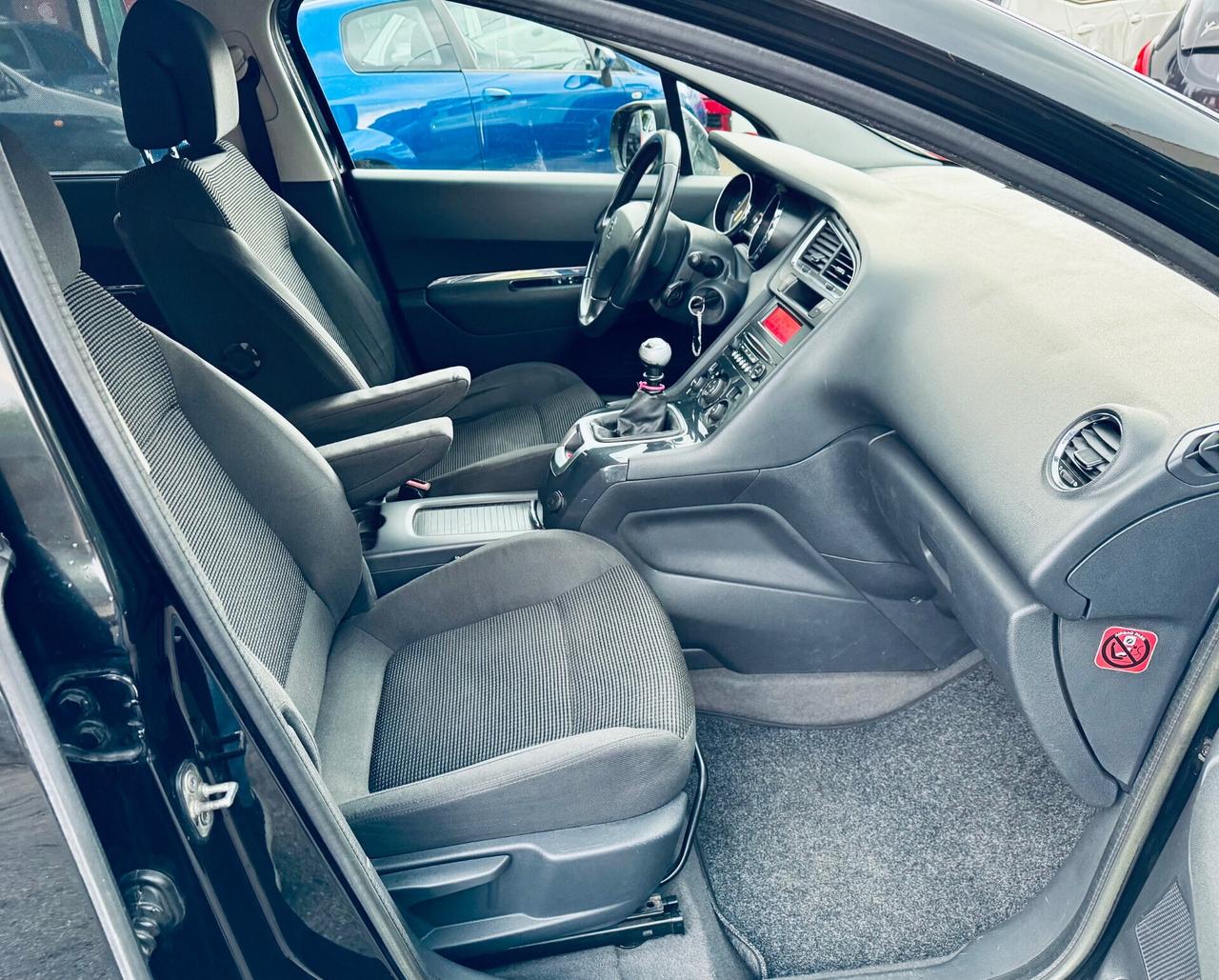 Peugeot 5008 2.0 HDi 150CV Business 7 Posti