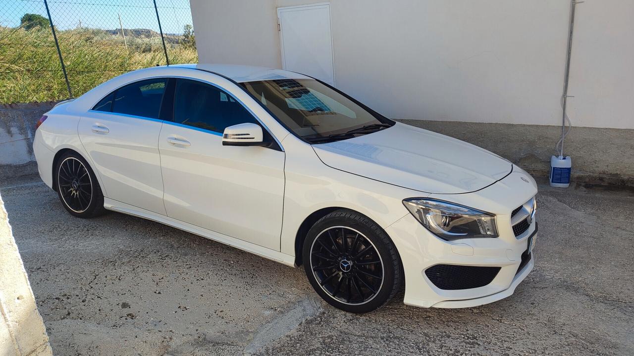 MERCEDES CLA 200 PREMIUM