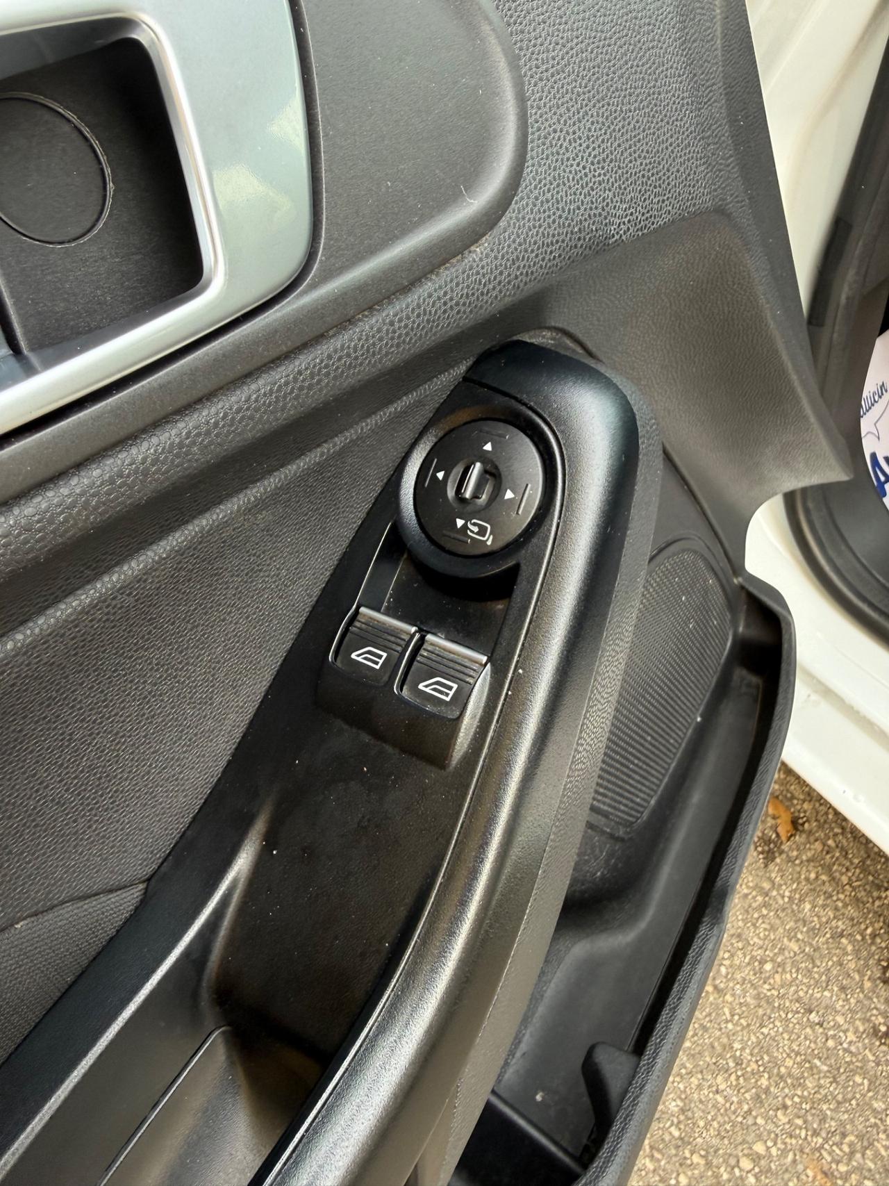 Ford Fiesta 1.5 TDCi 75CV 5 porte Titanium