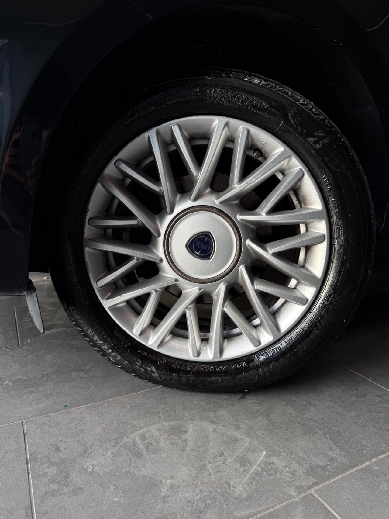 Lancia Ypsilon 1.2 Benzina 69 CV Platinum 2013