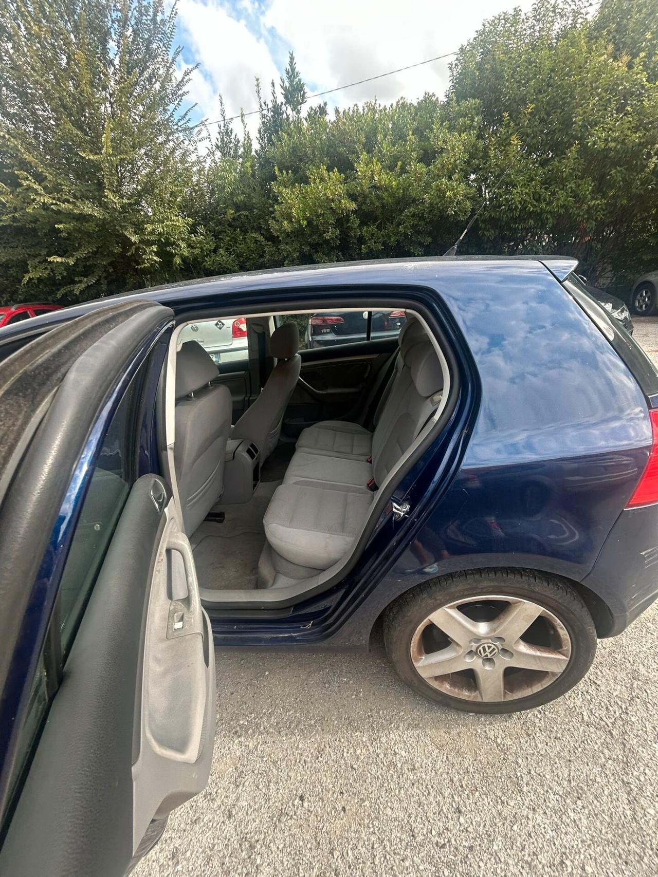 Volkswagen Golf 1.6 16V FSI 5p. Sportline