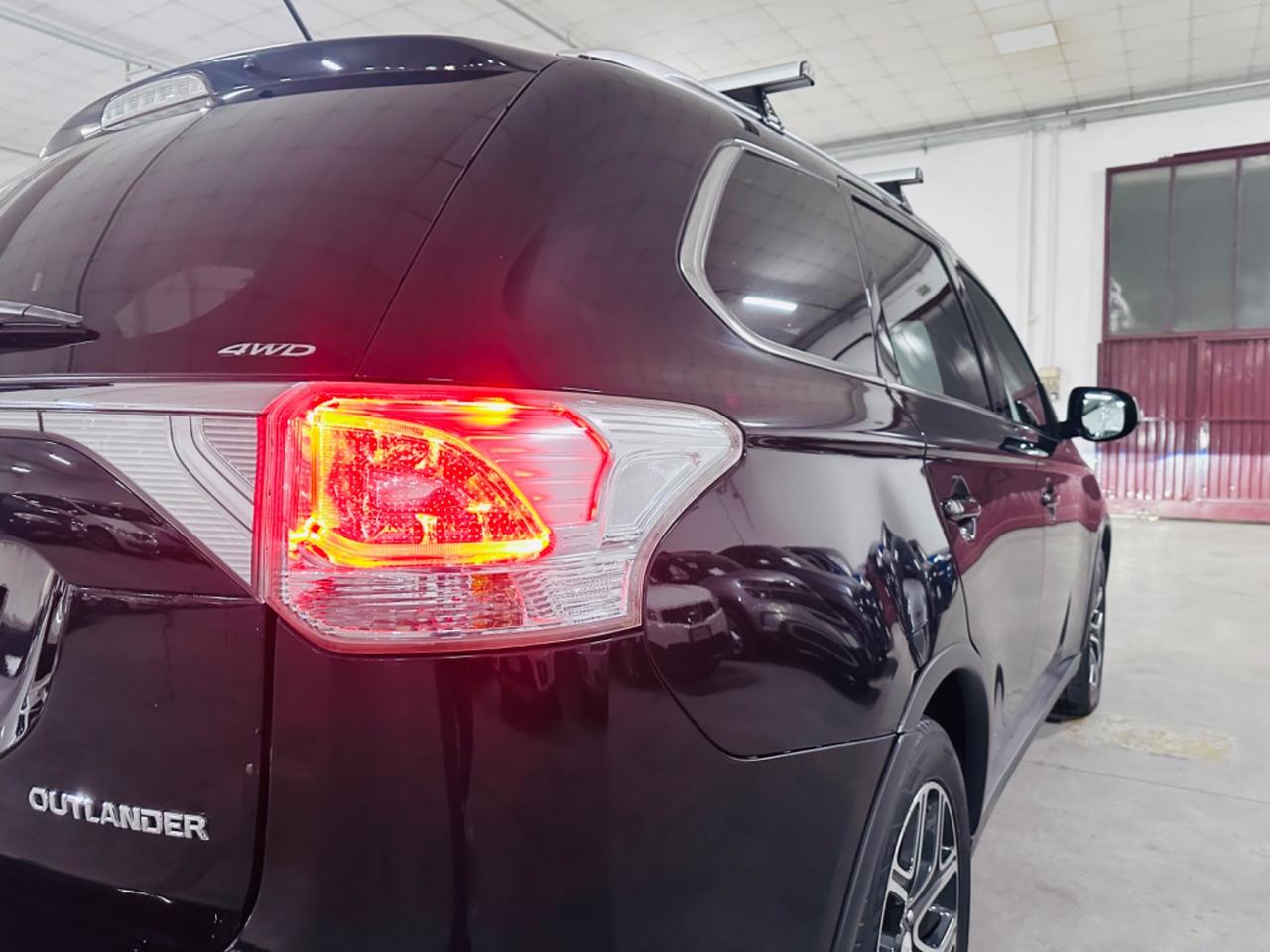 Mitsubishi Outlander 2.2 DI-D 4WD Intense