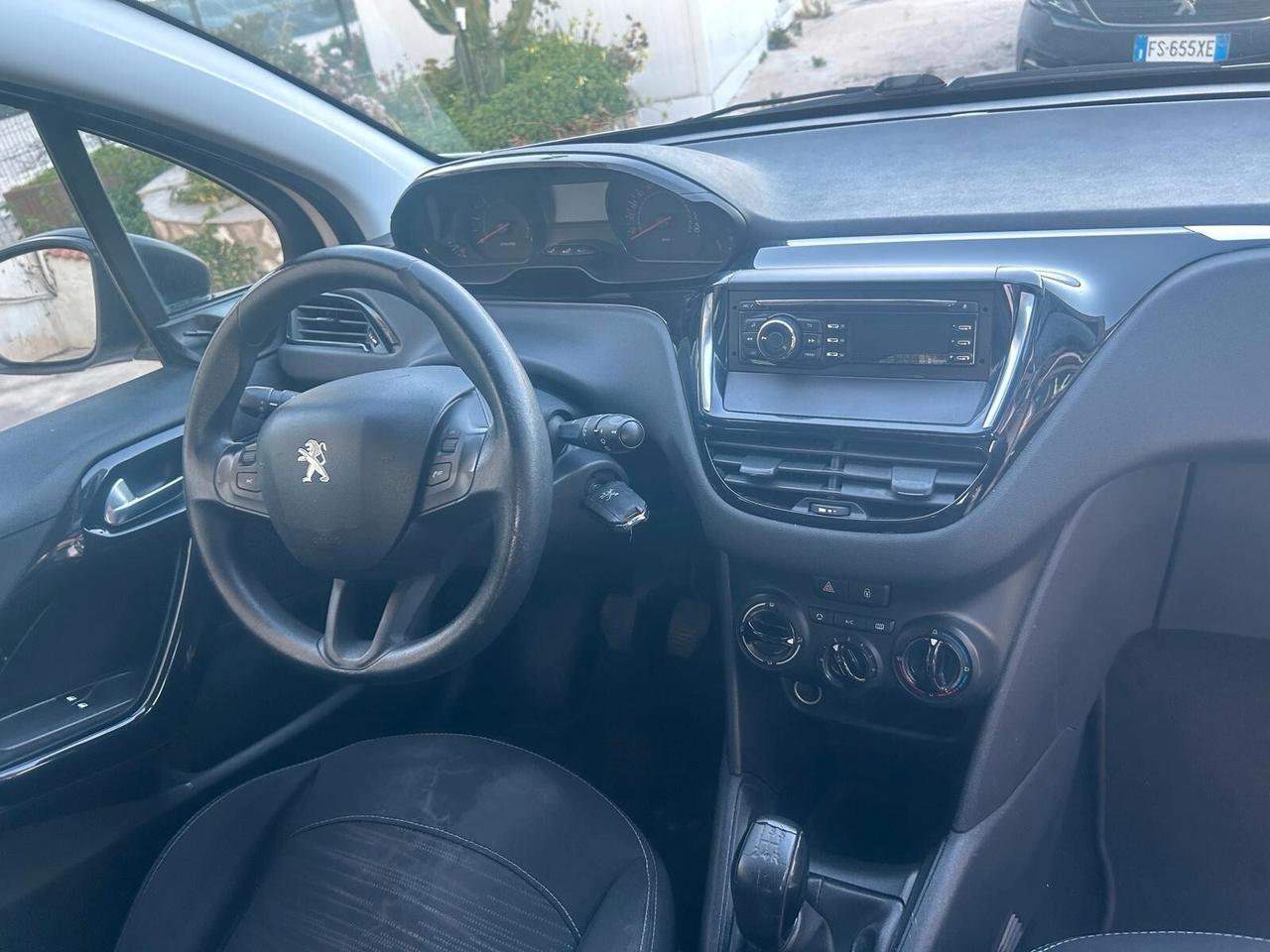 Peugeot 208 1.4 HDi 68 CV autocarro
