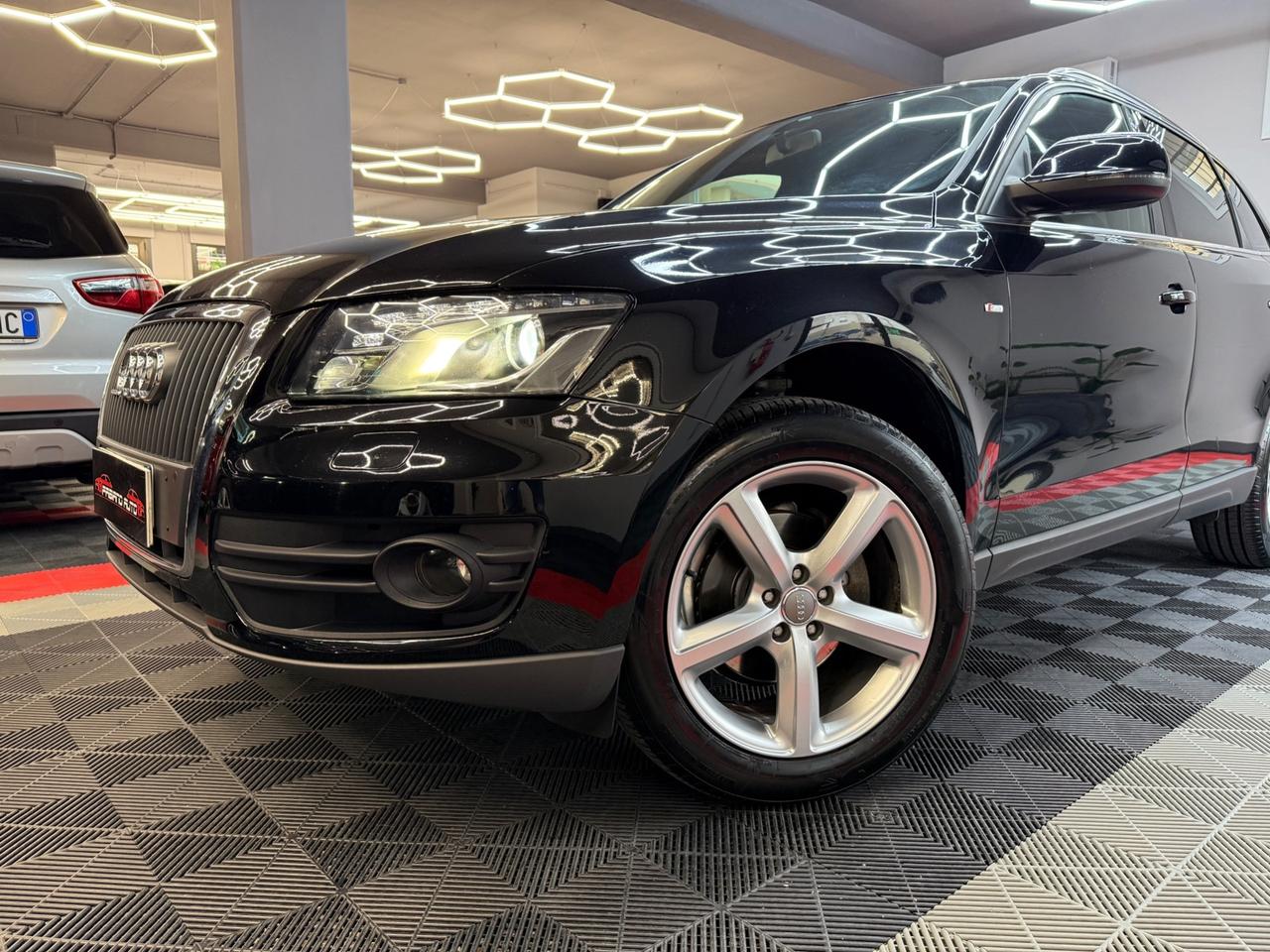 Audi Q5 2.0 TDI quattro S-LINE - FABIANOAUTO