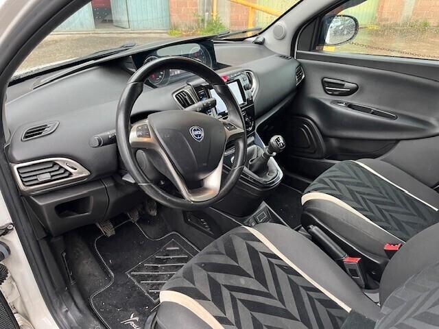 Lancia Ypsilon 1.2 69 CV 5 porte GPL Ecochic Gold