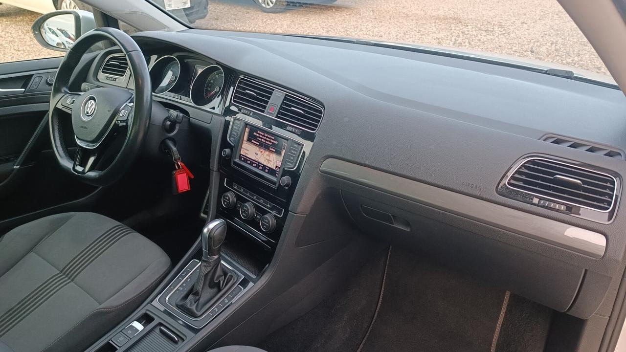 VOLKSWAGEN GOLF 1.6TDI 110CV AUTOMATICA DEL 2017