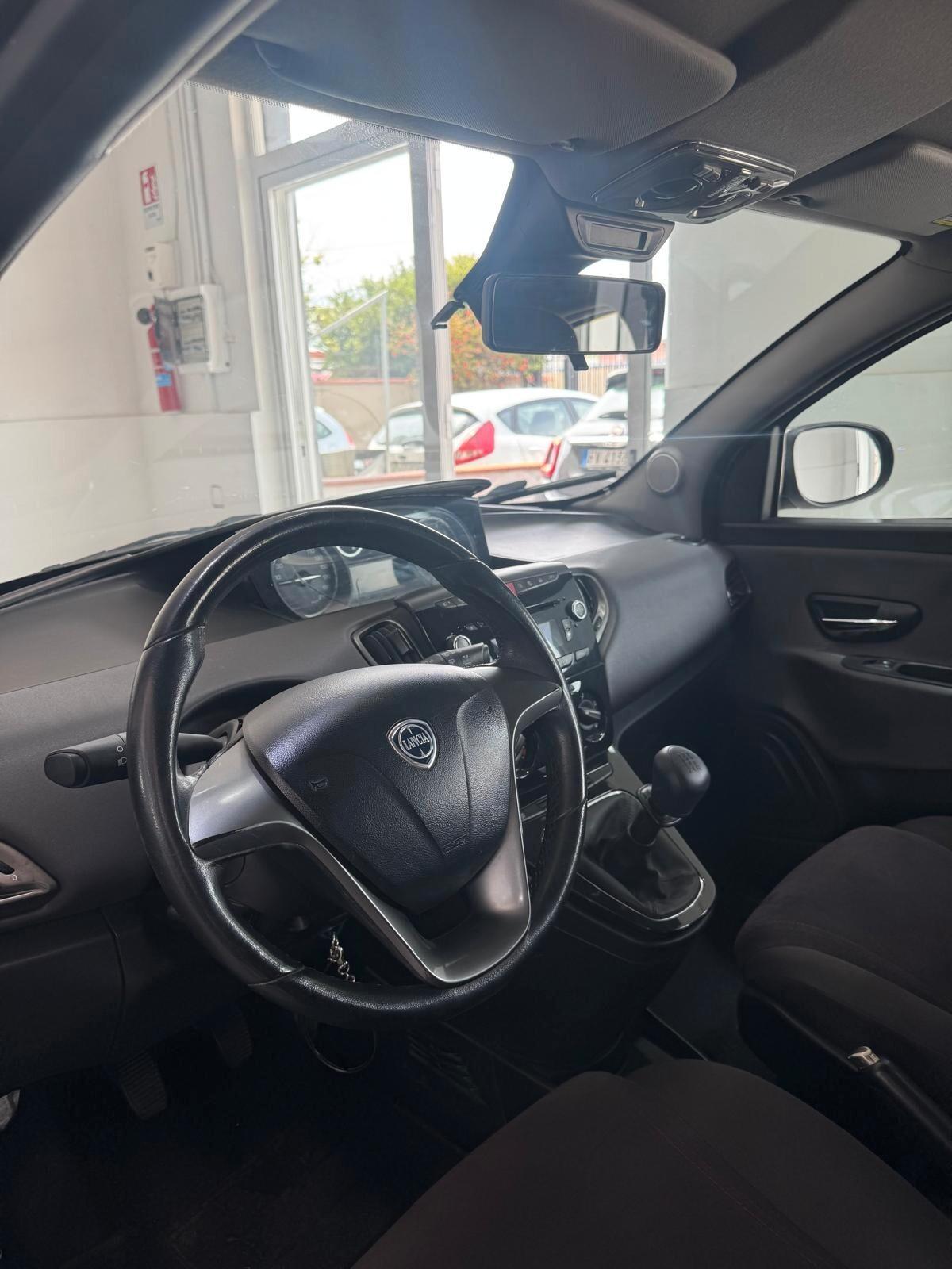 Lancia Ypsilon 1.2 69 CV 5 porte GPL Ecochic Gold