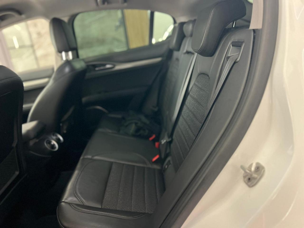 Alfa Romeo Stelvio 2.2 Turbodiesel 180 CV AT8 RWD Super