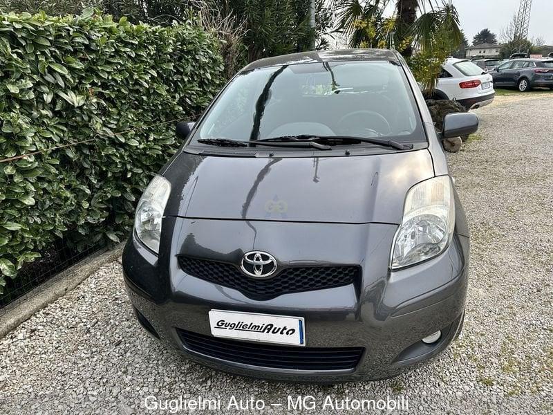 Toyota Yaris Yaris 3p 1.3 dual S m-mt