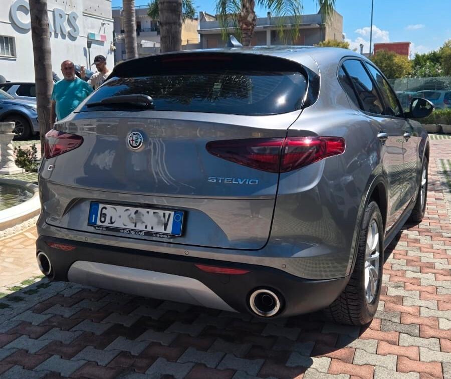 Alfa Romeo Stelvio 2.2 t Business Q4 190V auto Led Uff Italy Nav USB
