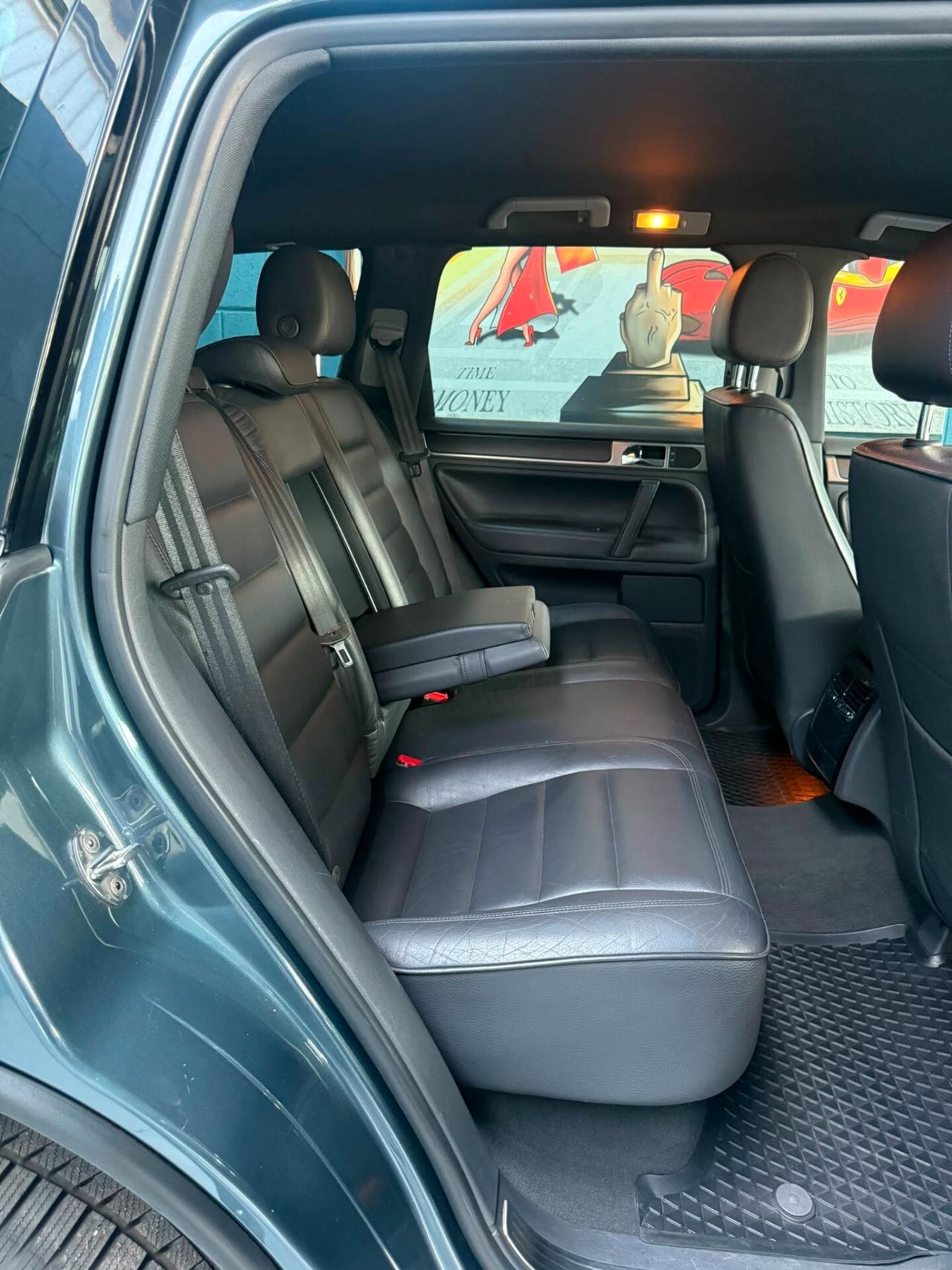 TOUAREG 4.2 V8 GANGIO 3500KG ASI IVA ESPOSTA DISTRIBUZIONE ESEGUITA E CERTIFICATA