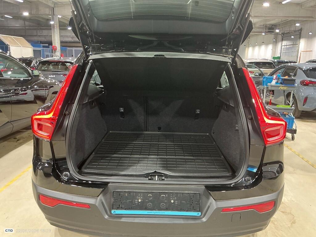 VOLVO XC40 1.5 T2 129CV 6M. MOMENTUM PRO ( FARI LED - COCKPIT - CRUISE - NAVI - MIRROR - SENSORI POST. )
