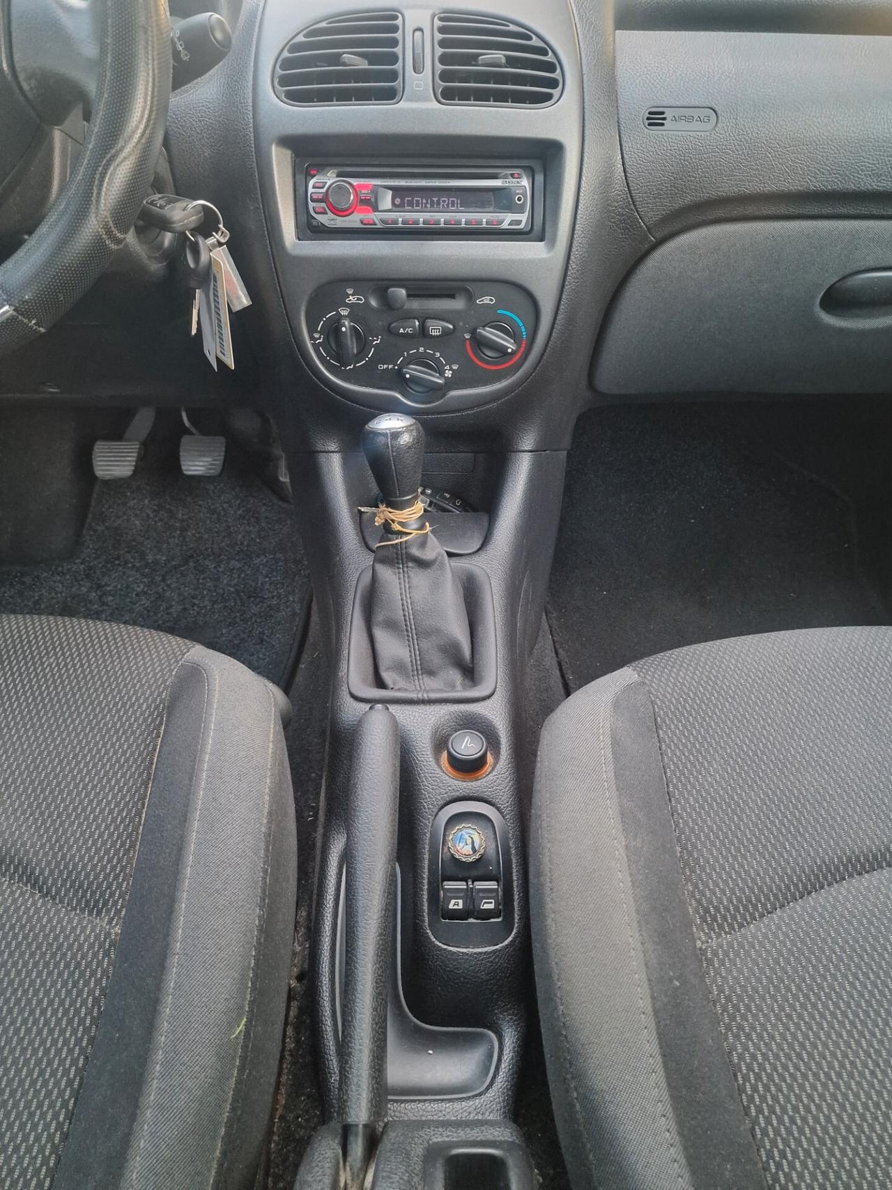 Peugeot 206 1.4 5p. Enfant Terrible