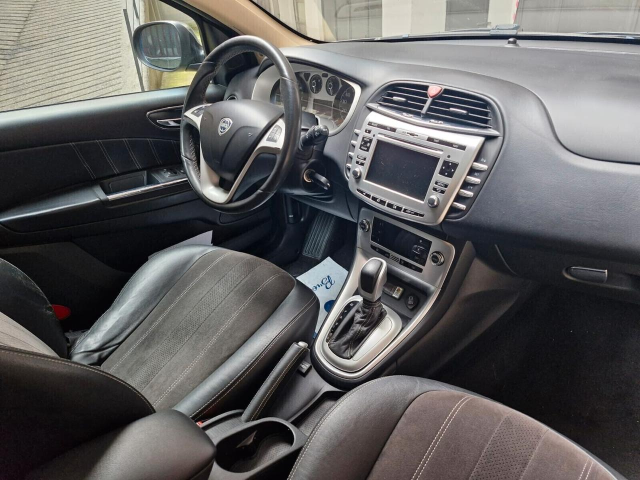 Lancia Delta 1.8 Di Turbo-Jet Sportronic Platino - “Hard Black”
