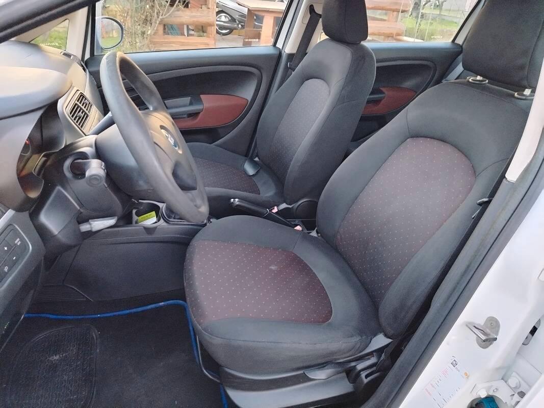 Fiat Punto 1.4 Dynamic 77cv 5p